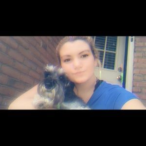 Meet your Posher, Mia